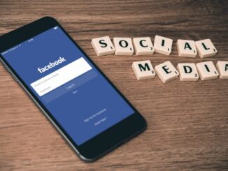 social media, facebook, smartphone, iphone, mobile, media, web, internet, social network, social networking, multimedia